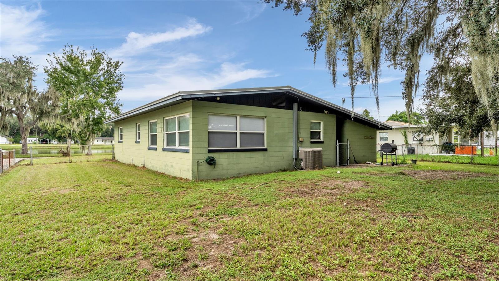 950 E Lake Dr Property Photo 27