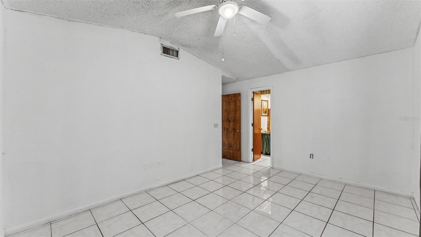 842 Rockingham Rd Property Photo 15