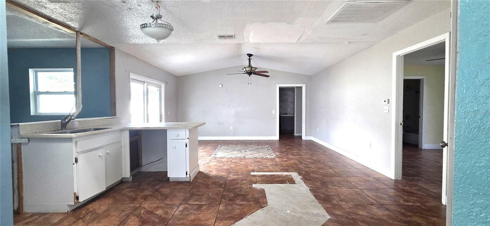 6012 Lake Ruth Dr E Property Photo 9