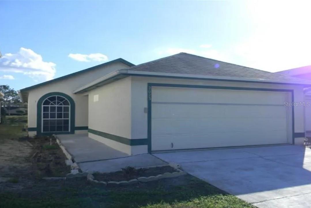 2023 HATTERAS PT Property Photo 1