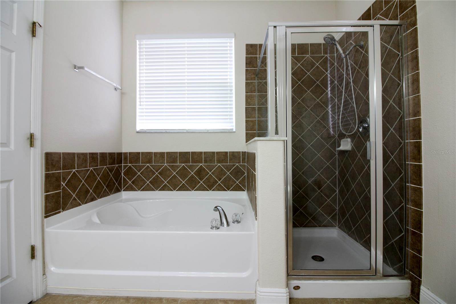 2425 Winnipeg Dr Property Photo 24