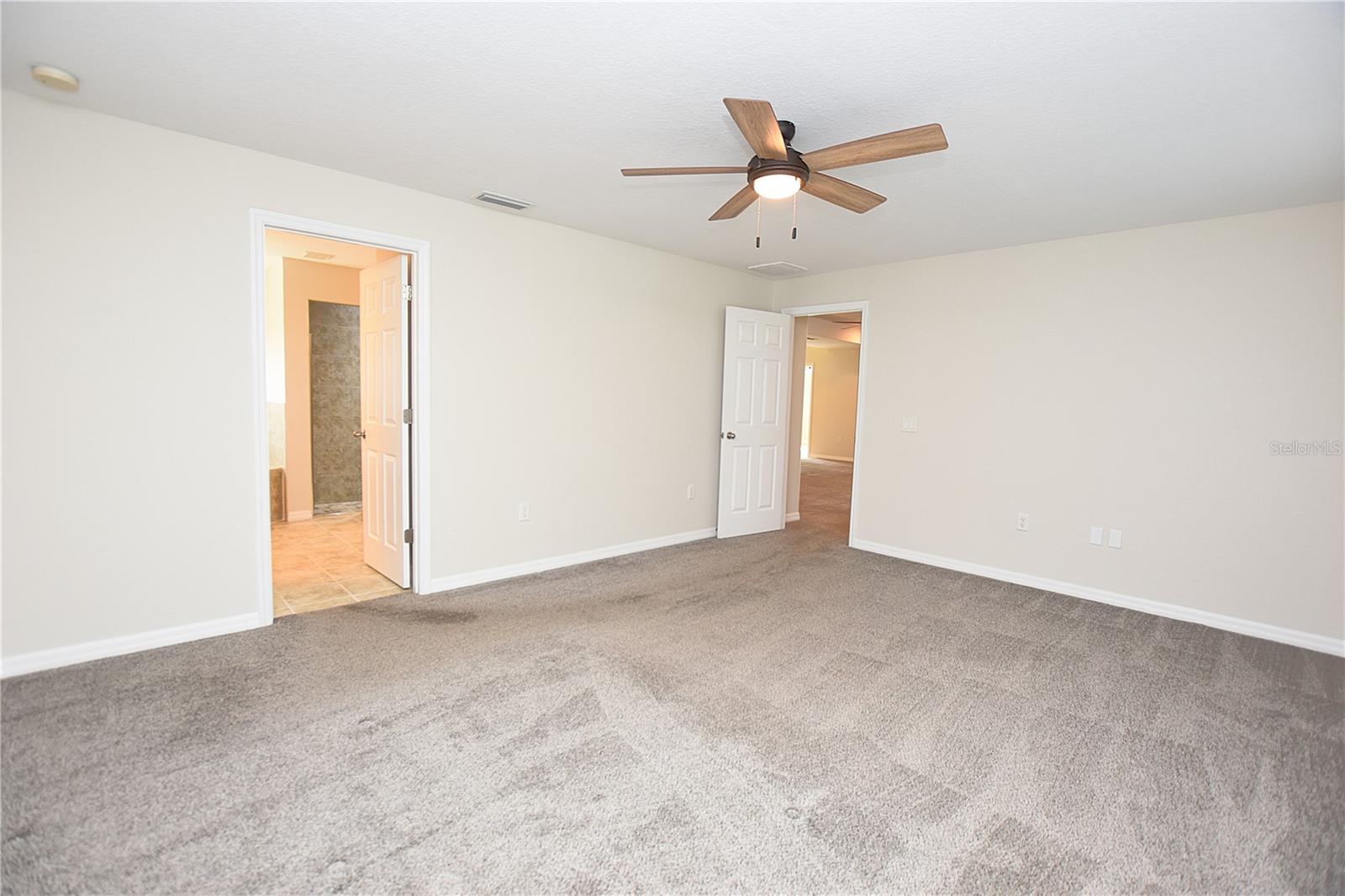 5029 1st St Se Property Photo 17