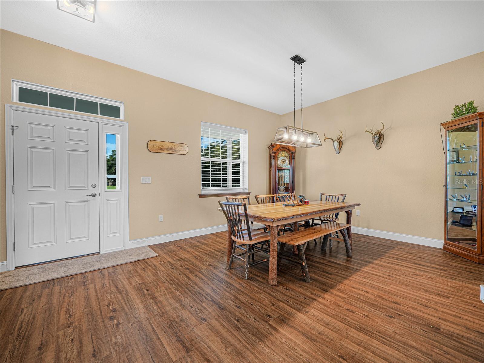 15155 Rockridge Rd Property Photo 3
