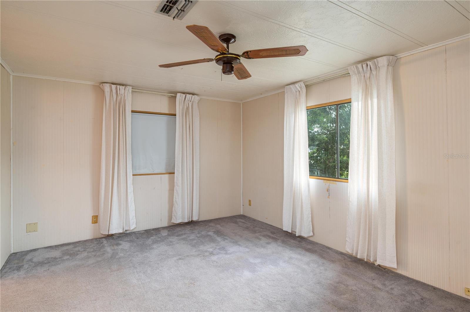 528 Skyline Dr W Property Photo 12