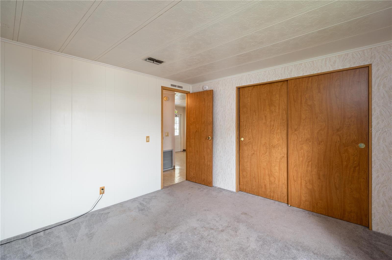 528 Skyline Dr W Property Photo 16