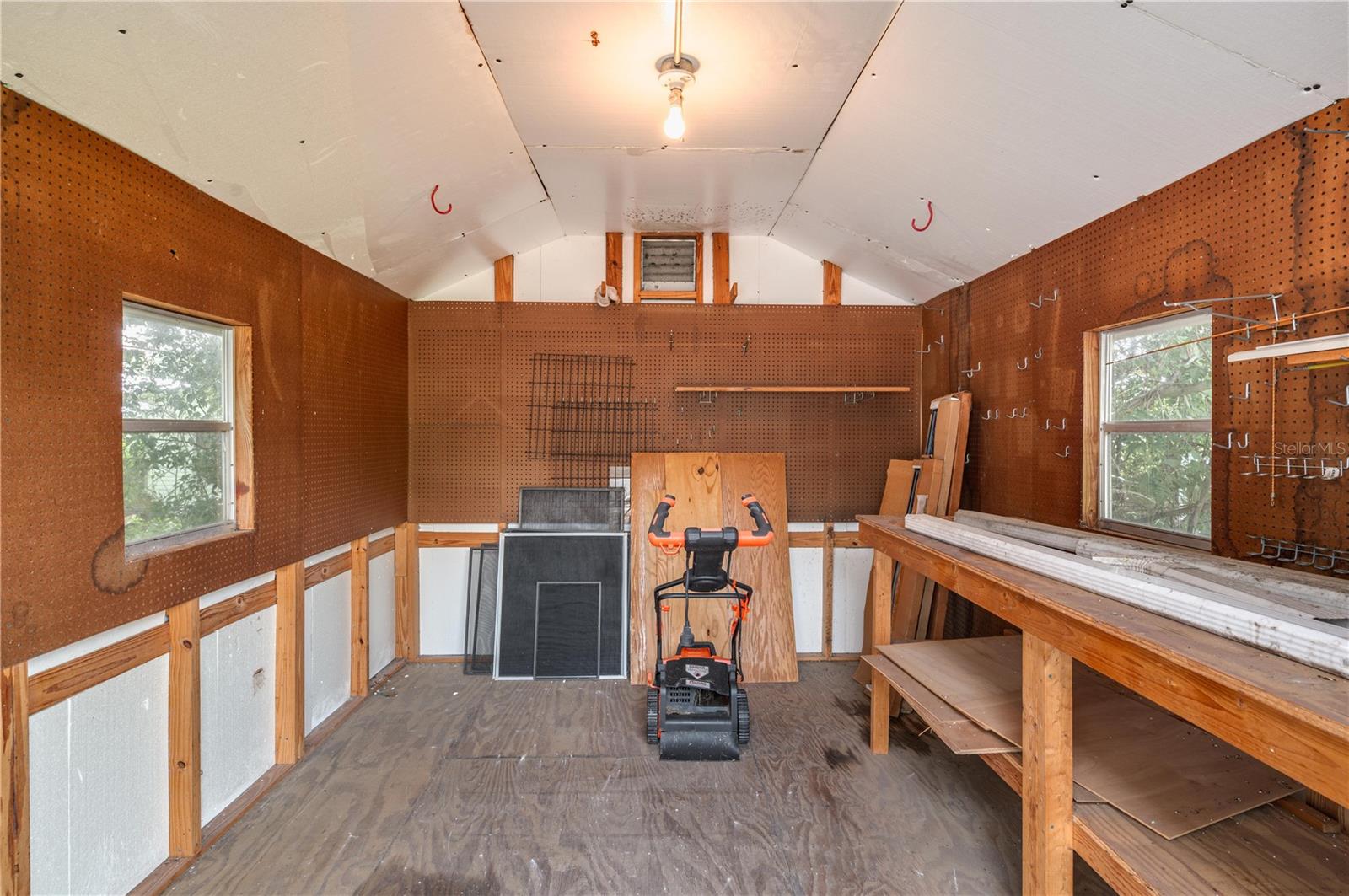 528 Skyline Dr W Property Photo 21