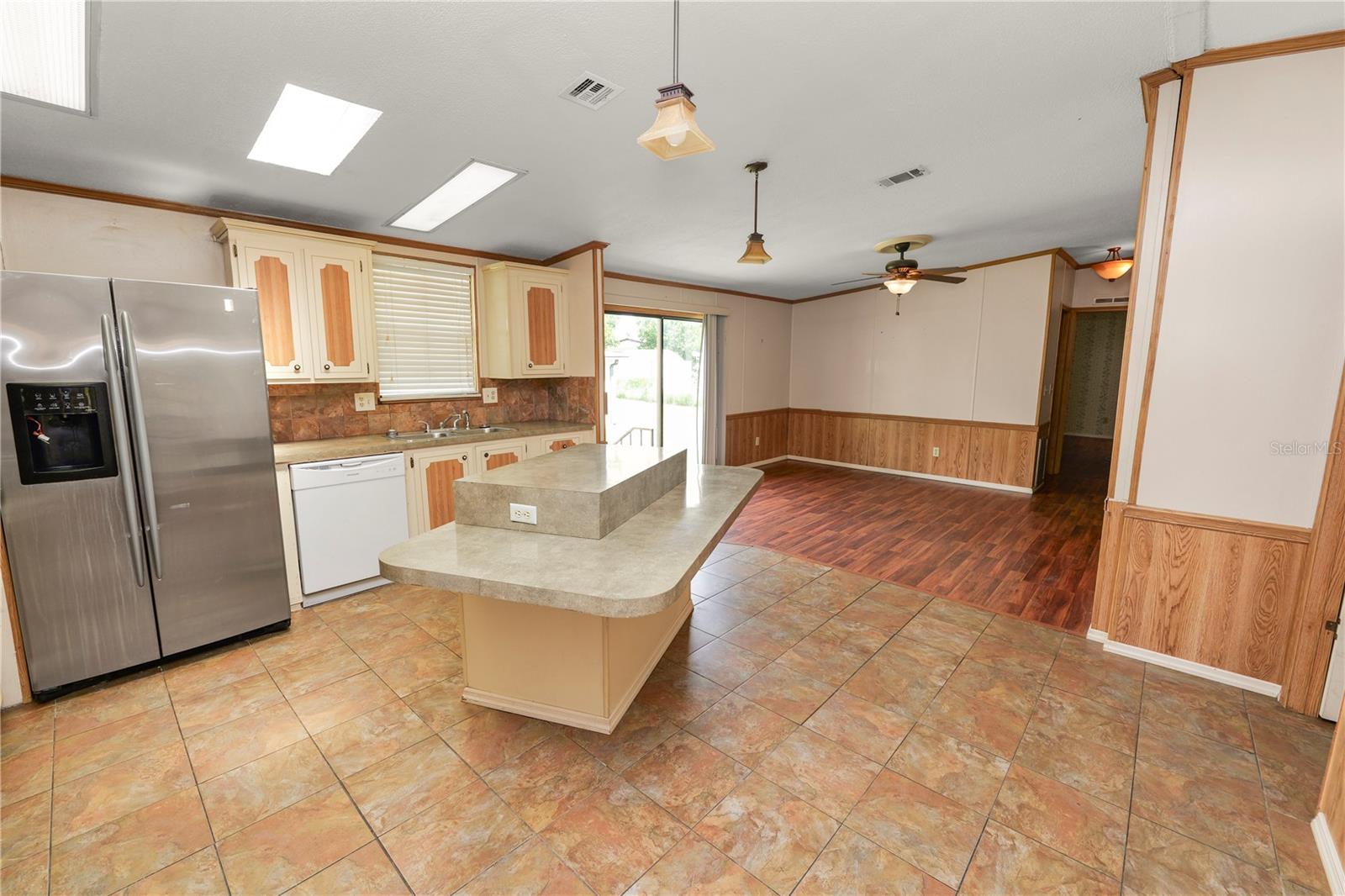 2082 Thelma Dr Property Photo 14