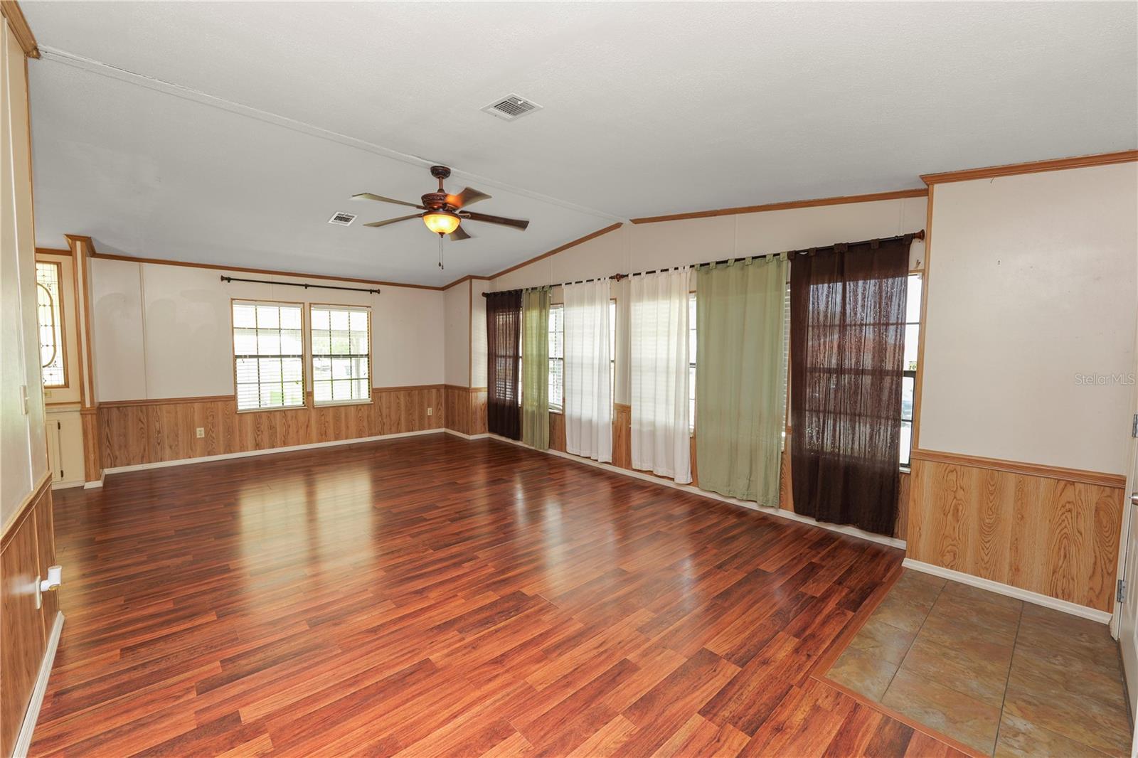 2082 Thelma Dr Property Photo 24
