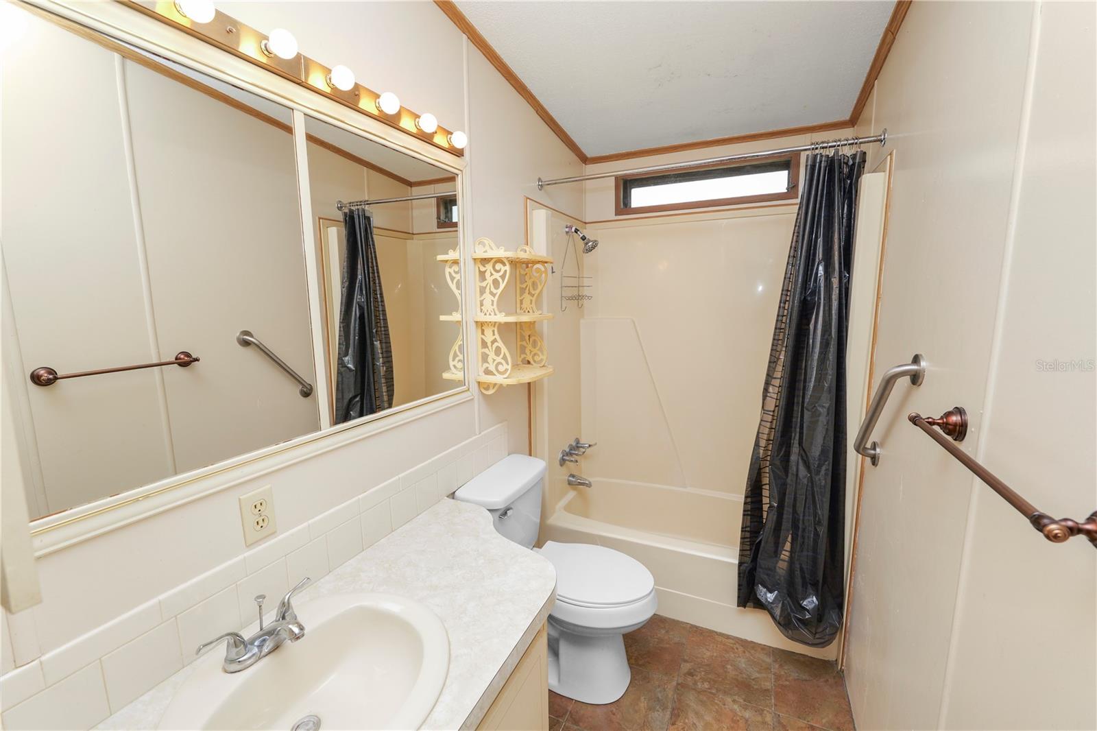 2082 Thelma Dr Property Photo 32