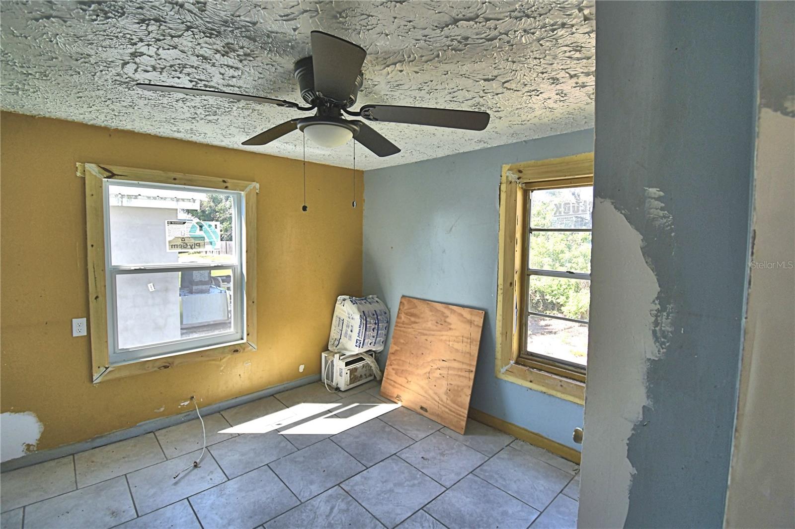 908 S Delaney Ave Property Photo 15