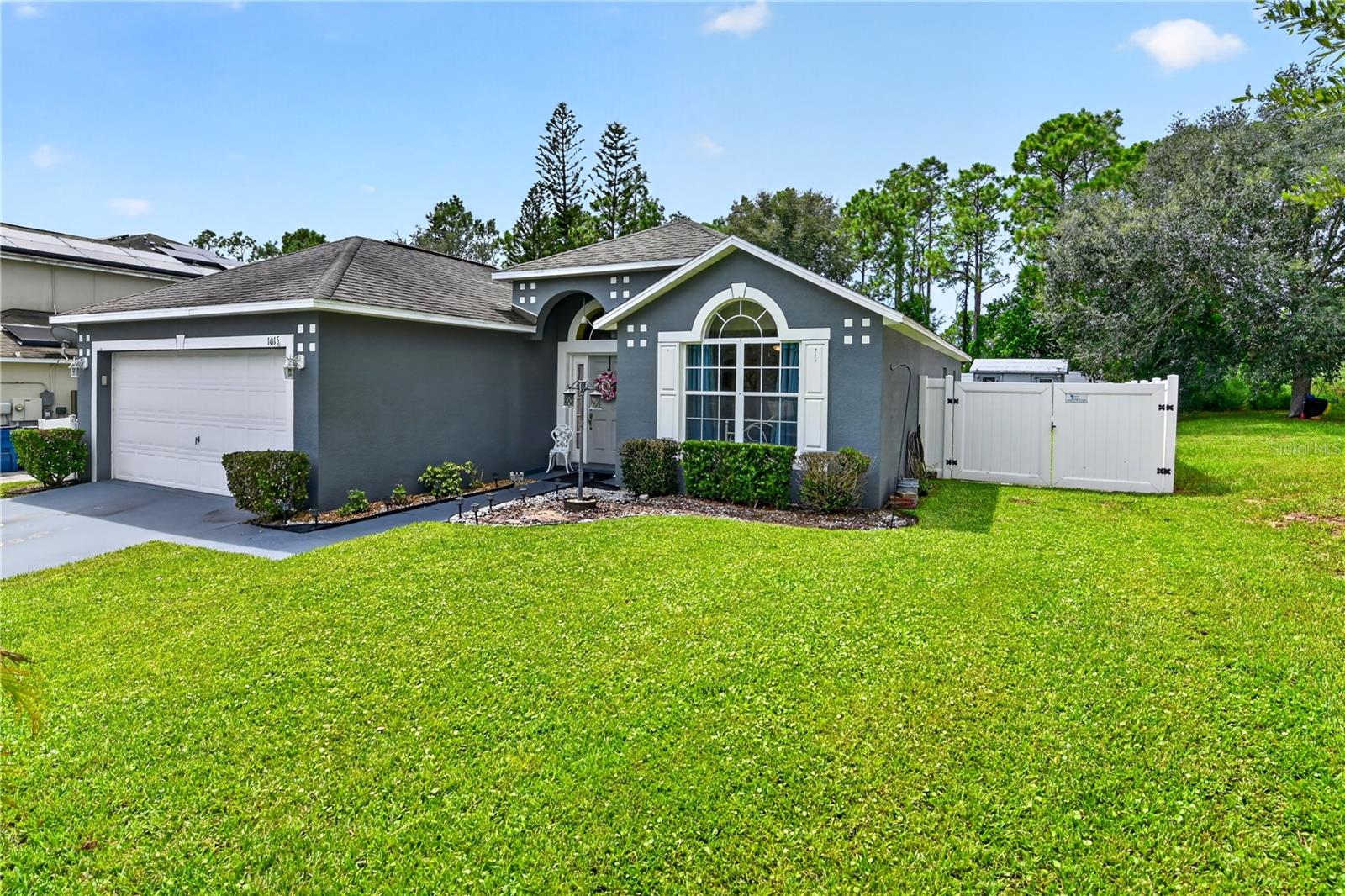 1015 Naes Ln Property Photo 1