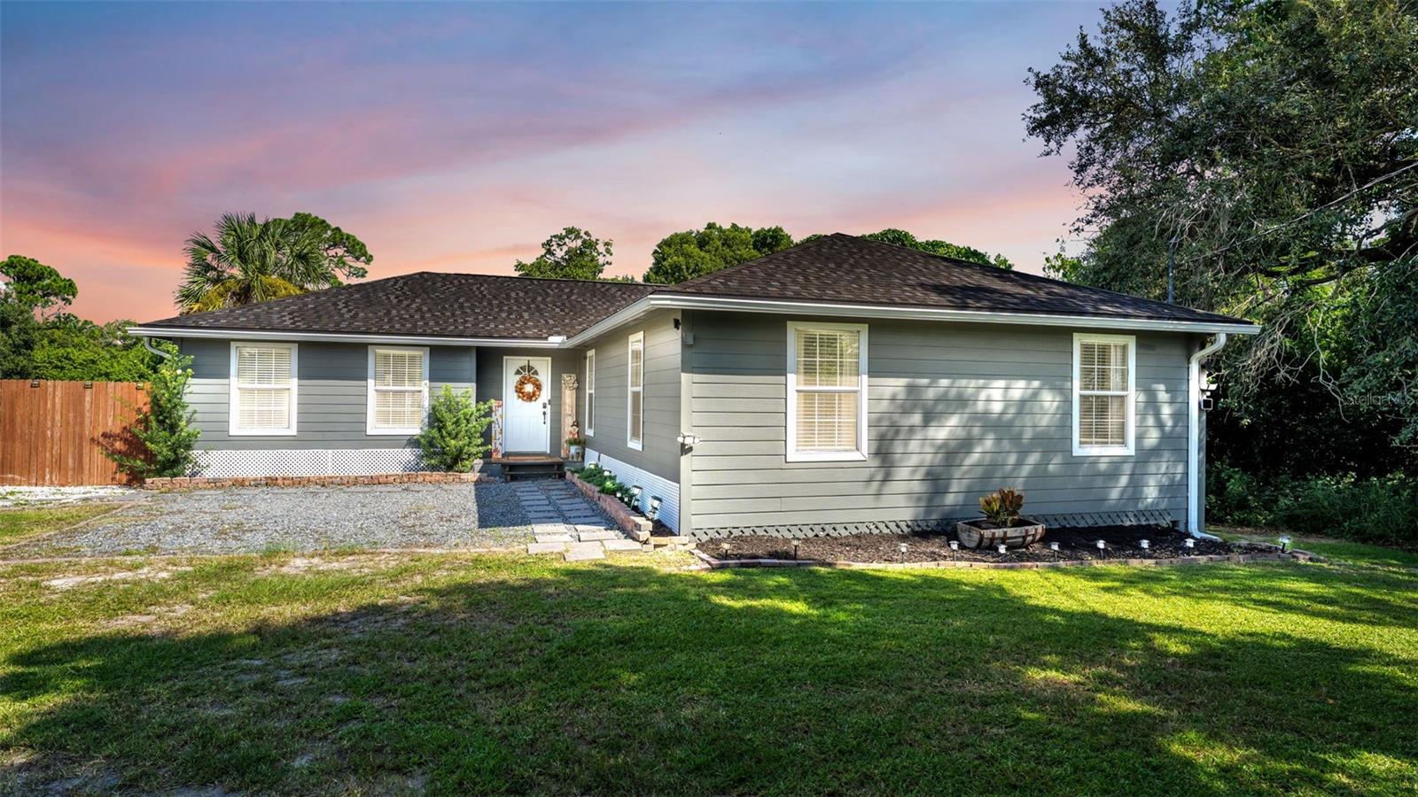 1557 Starling Rd Property Photo 1