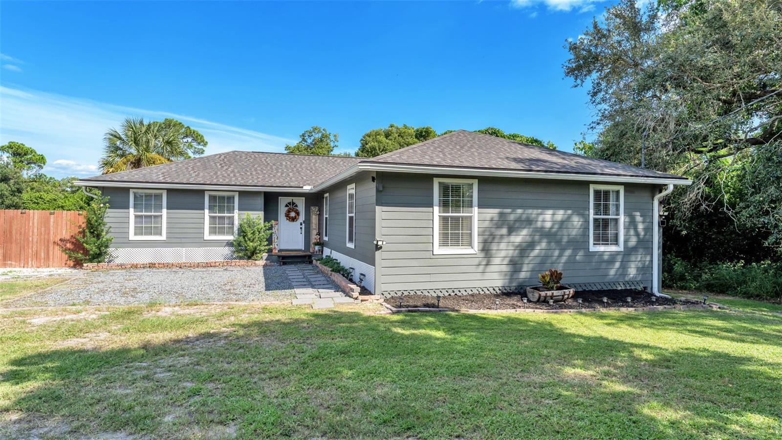 1557 Starling Rd Property Photo 2