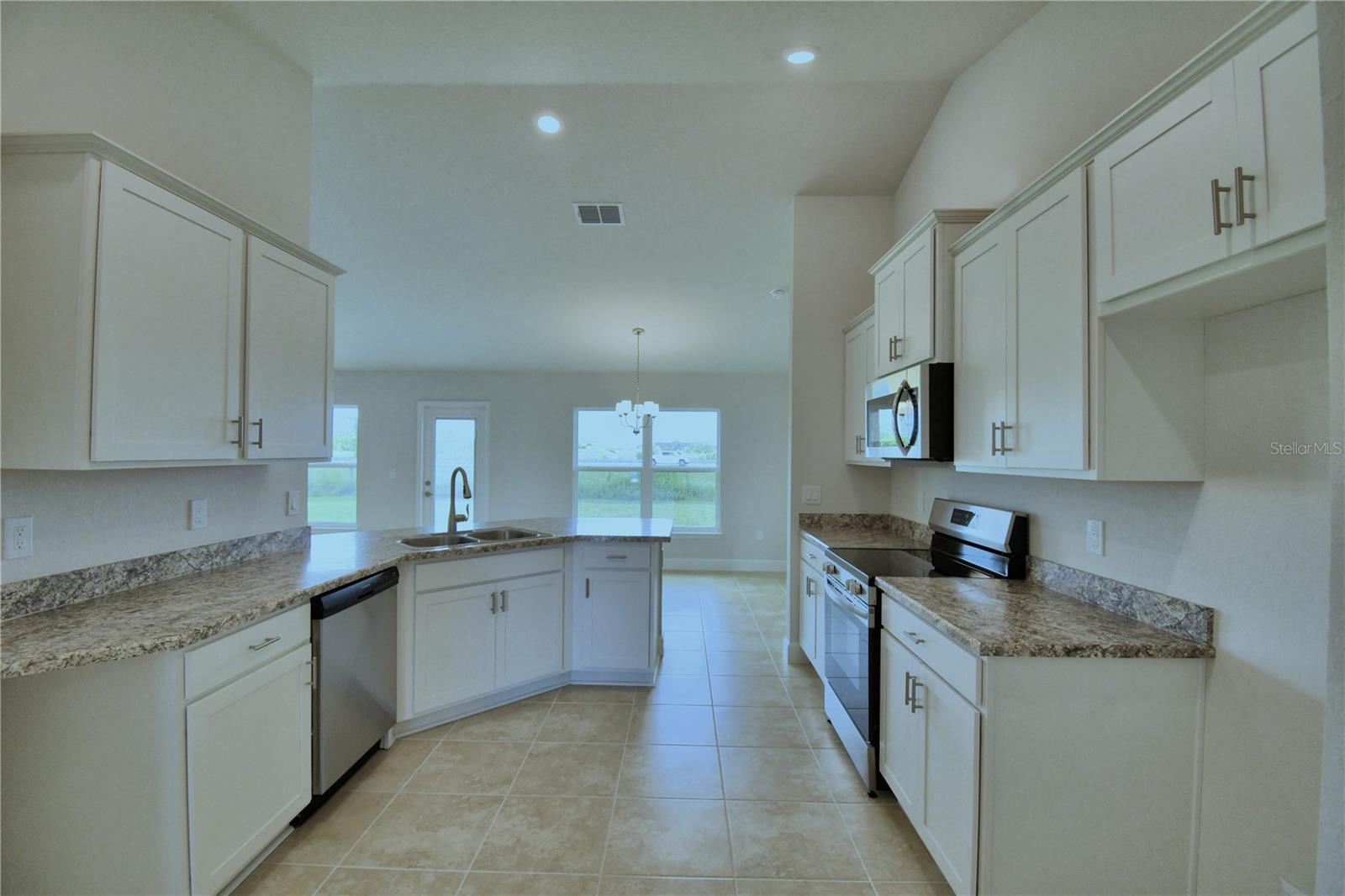 4507 Sundew Ln Property Photo 8