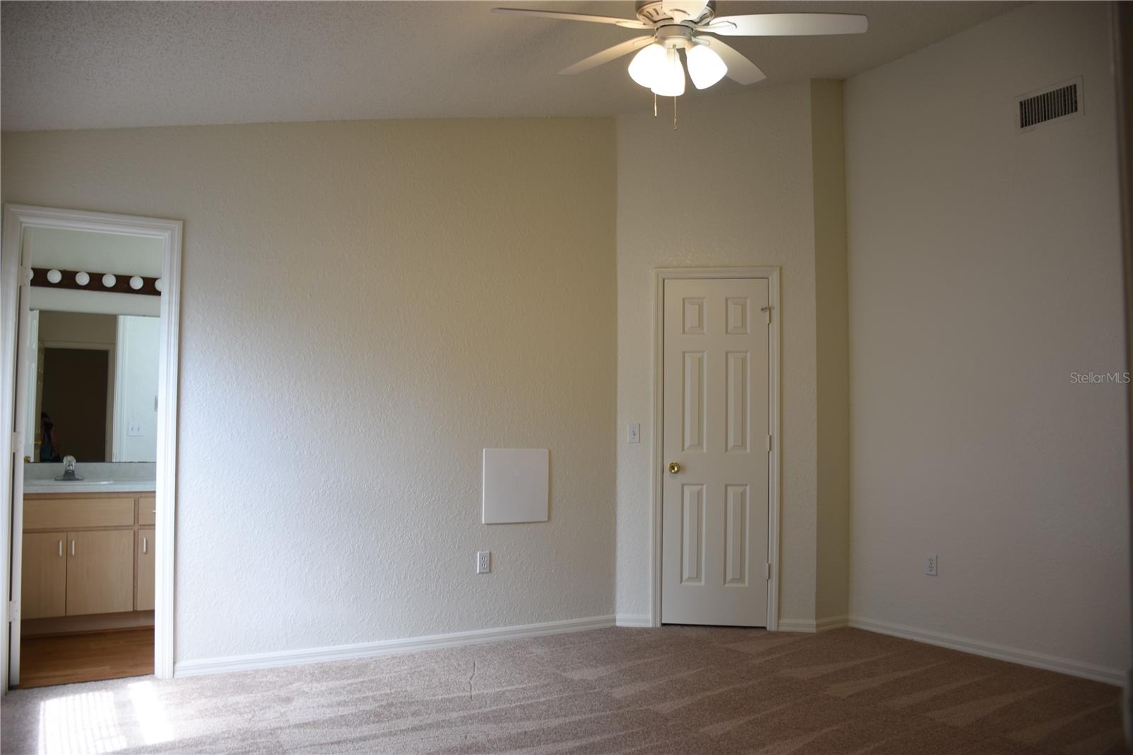 5814 Driftwood Dr Property Photo 6