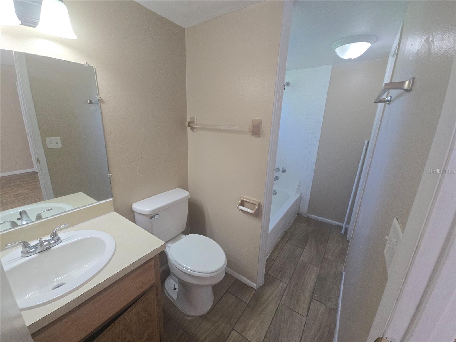 L4965474 Property Photo 4