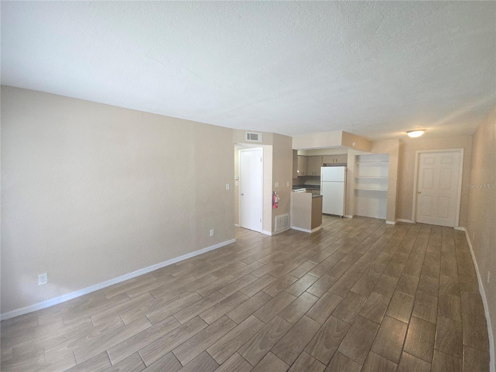 L4965474 Property Photo 7
