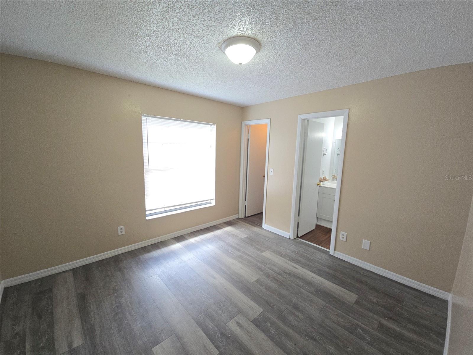 L4965474 Property Photo 17