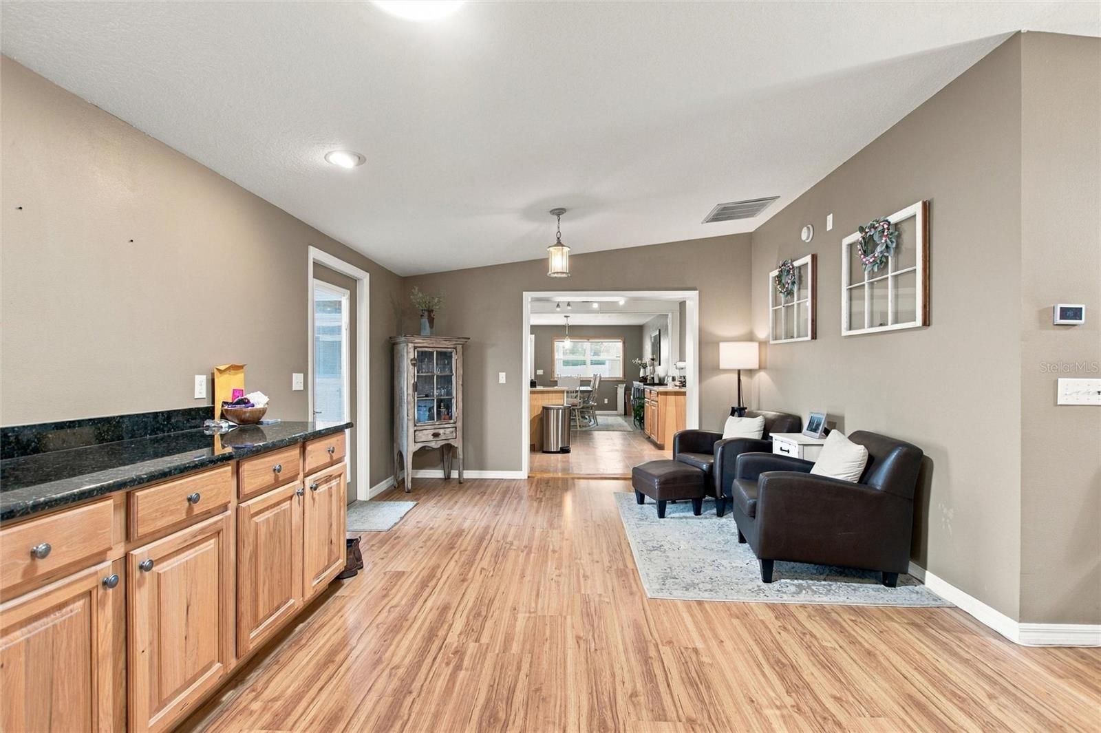 645 Avenue M Se Property Photo 7