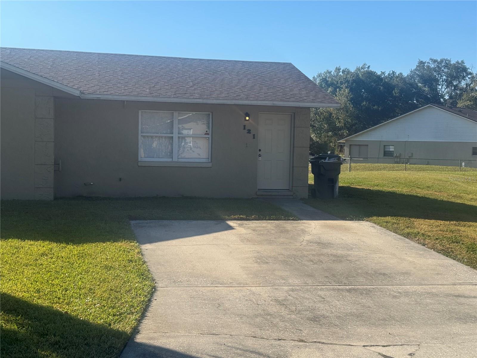 121 SHANNON DR Property Photo 1