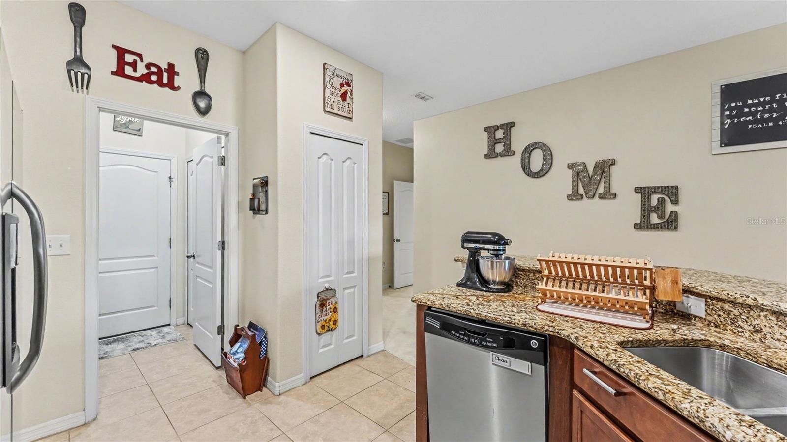 L4965479 Property Photo 4