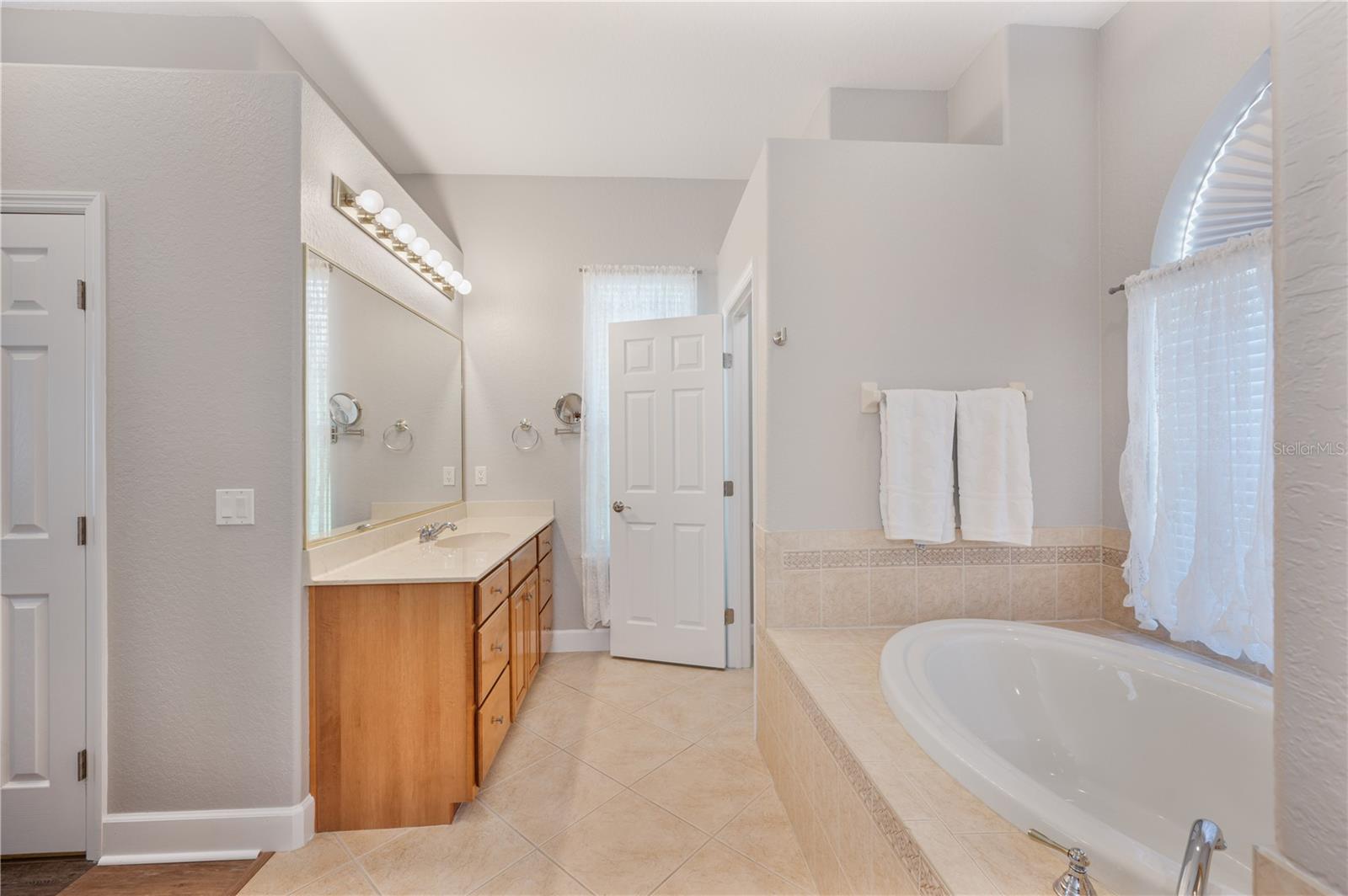 116 Lake Arietta Ct Property Photo 23