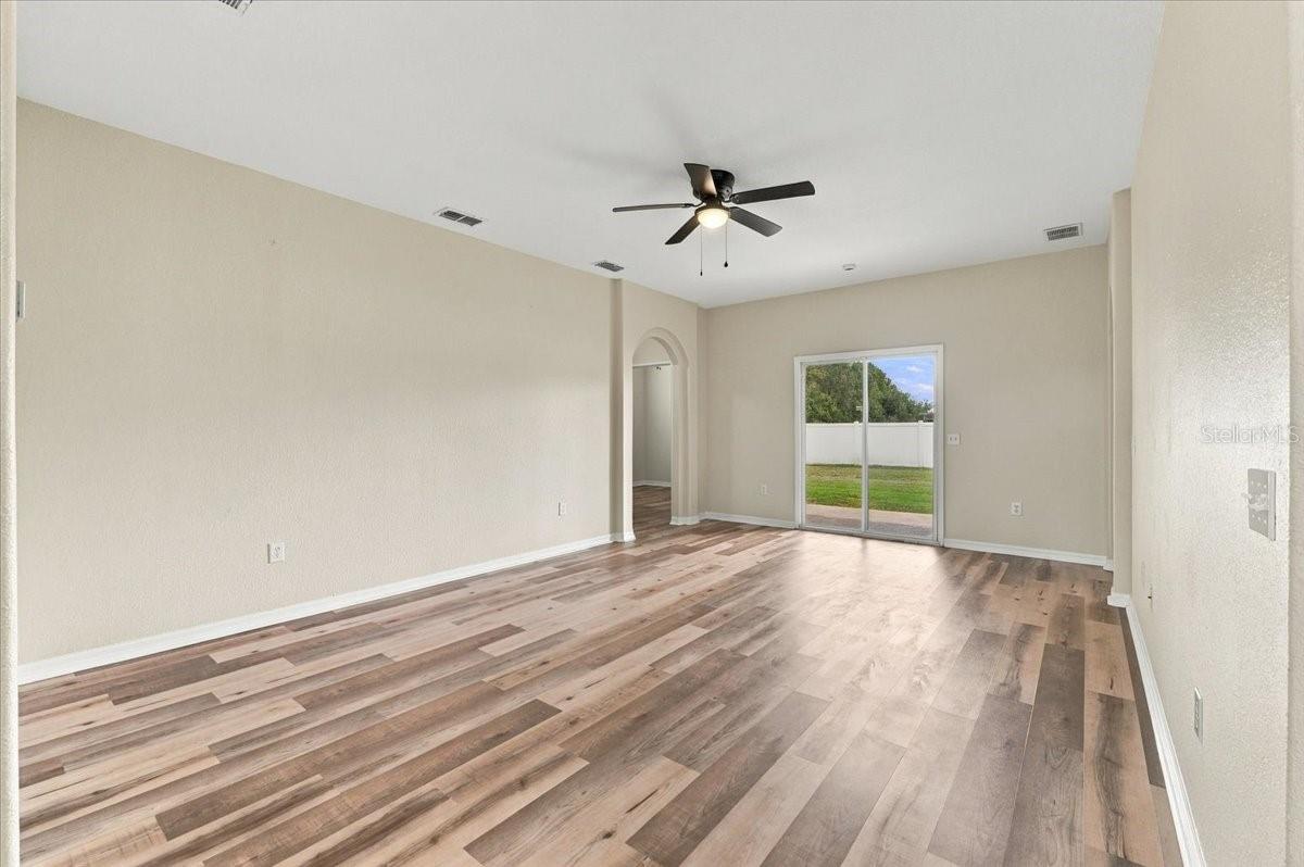 5014 Yellowtop Loop Property Photo 8