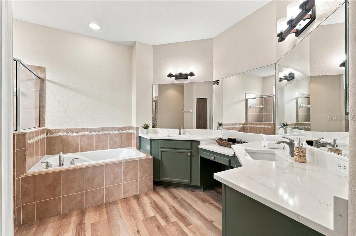 5014 Yellowtop Loop Property Photo 22