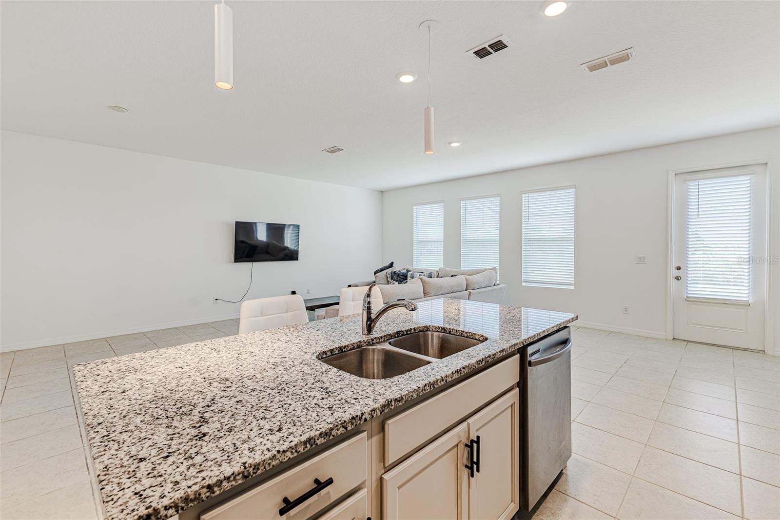 1748 Sanibel Dr Property Photo 14