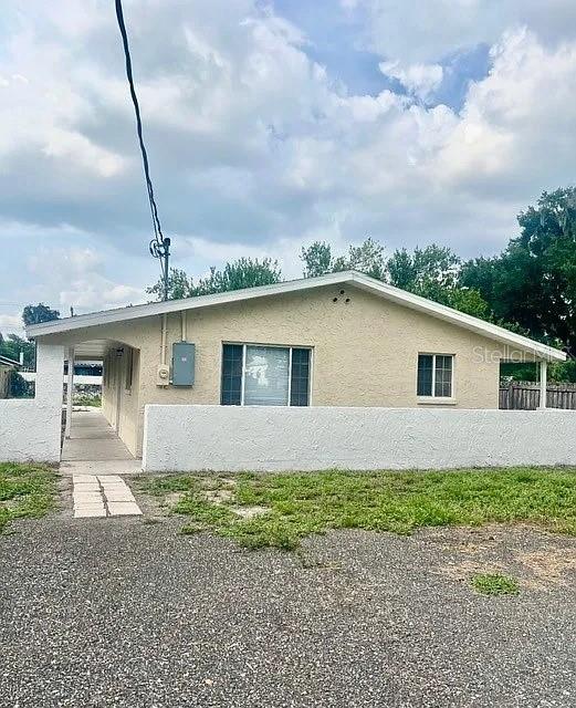 402 W Tever St Property Photo 1