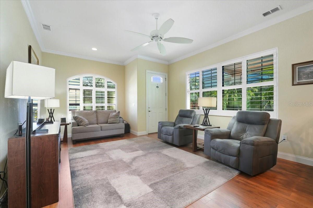 733 Meandering Way Property Photo 14