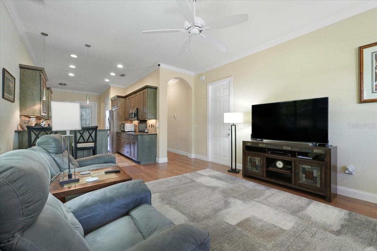 733 Meandering Way Property Photo 15