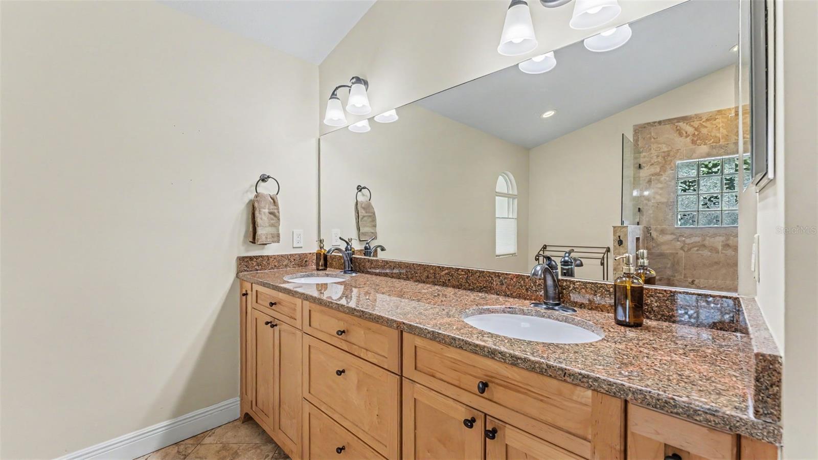 2712 Laurel Oak Dr Property Photo 22
