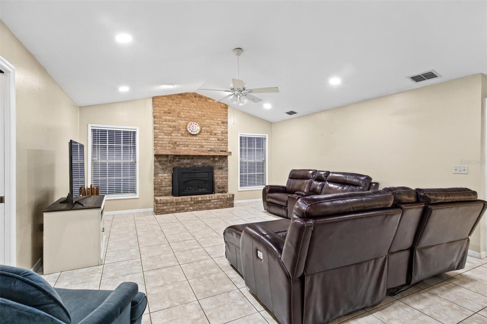 1540 Rosa Ct Property Photo 9