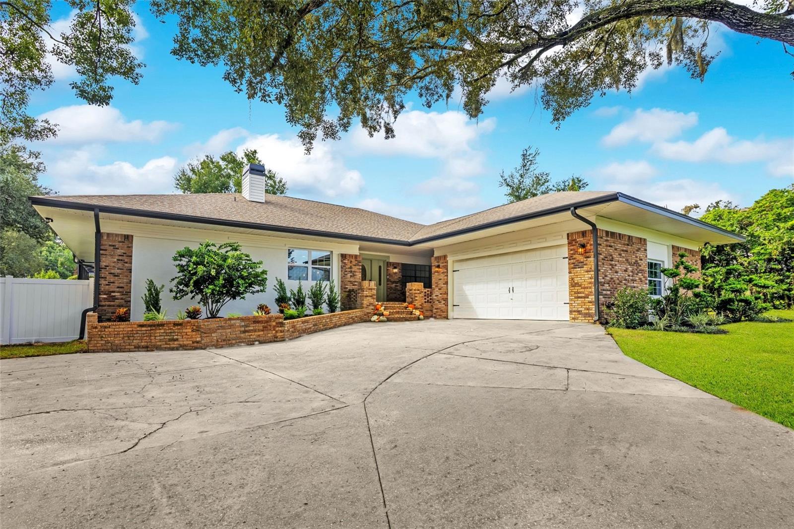 2637 Grace Mnr Property Photo 4