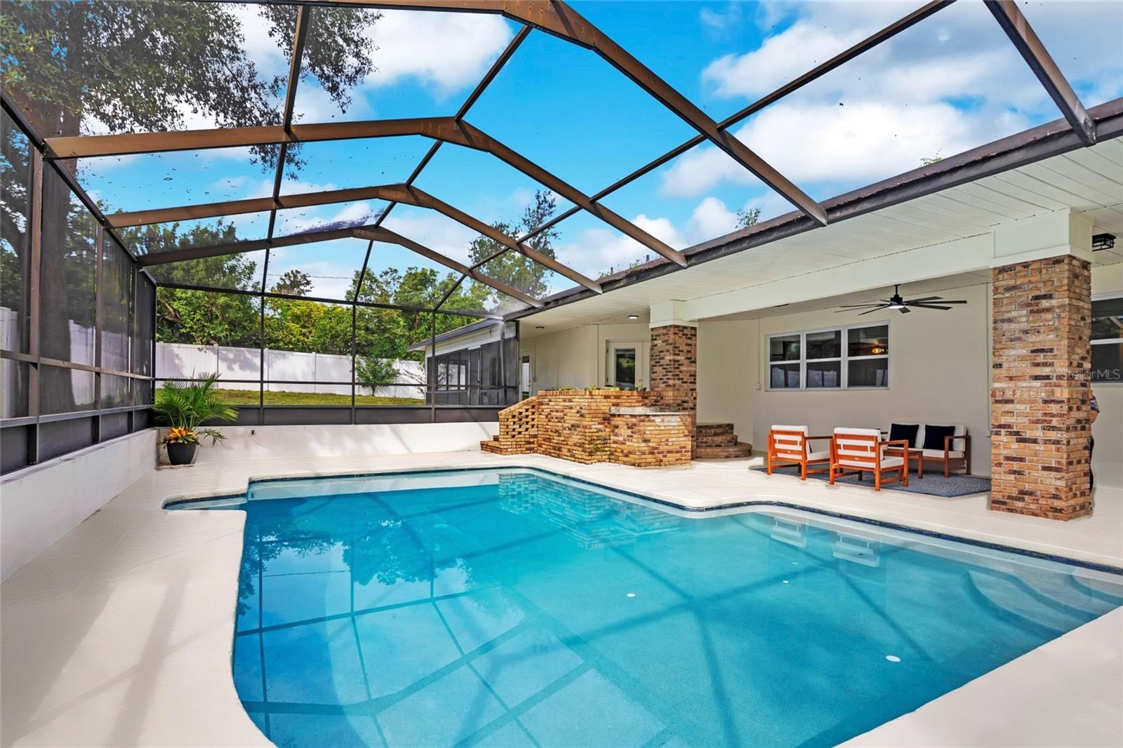 2637 Grace Mnr Property Photo 5