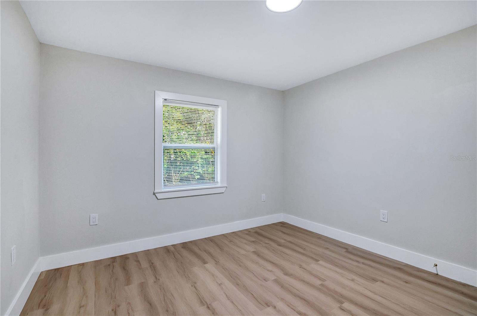 2637 Grace Mnr Property Photo 40
