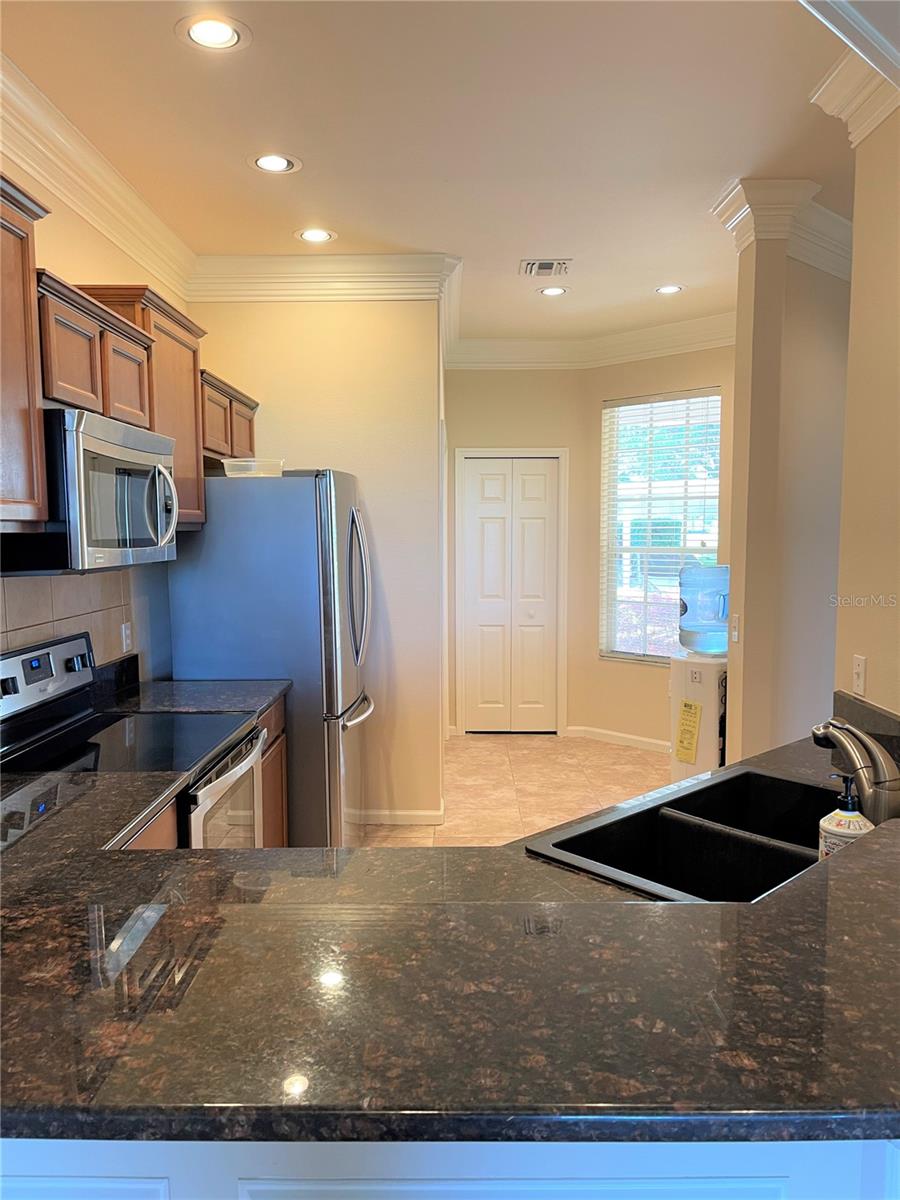 489 Enclave Pl #31 Property Photo 18