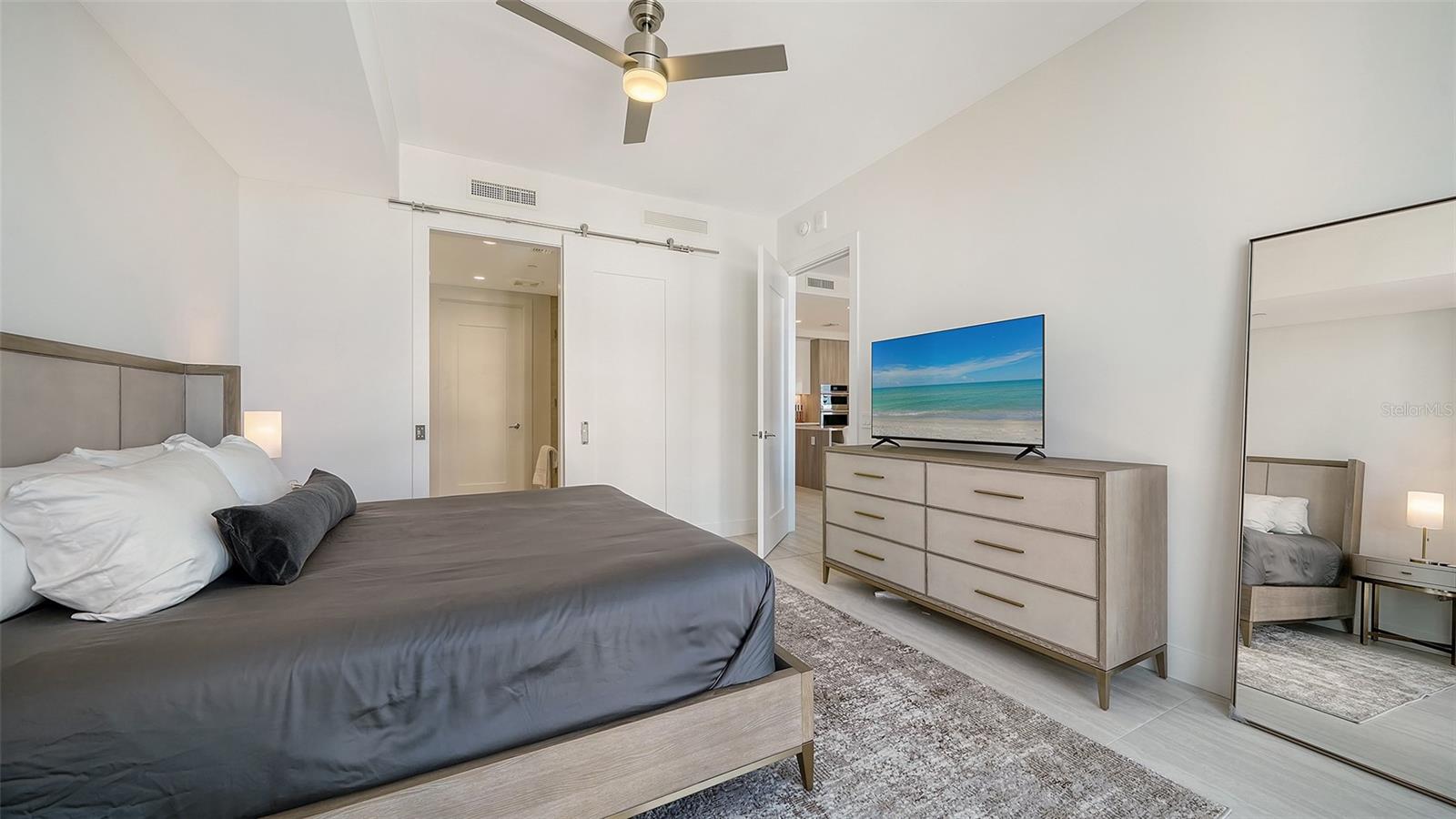 301 Quay Commons Dr #704 Property Photo 25