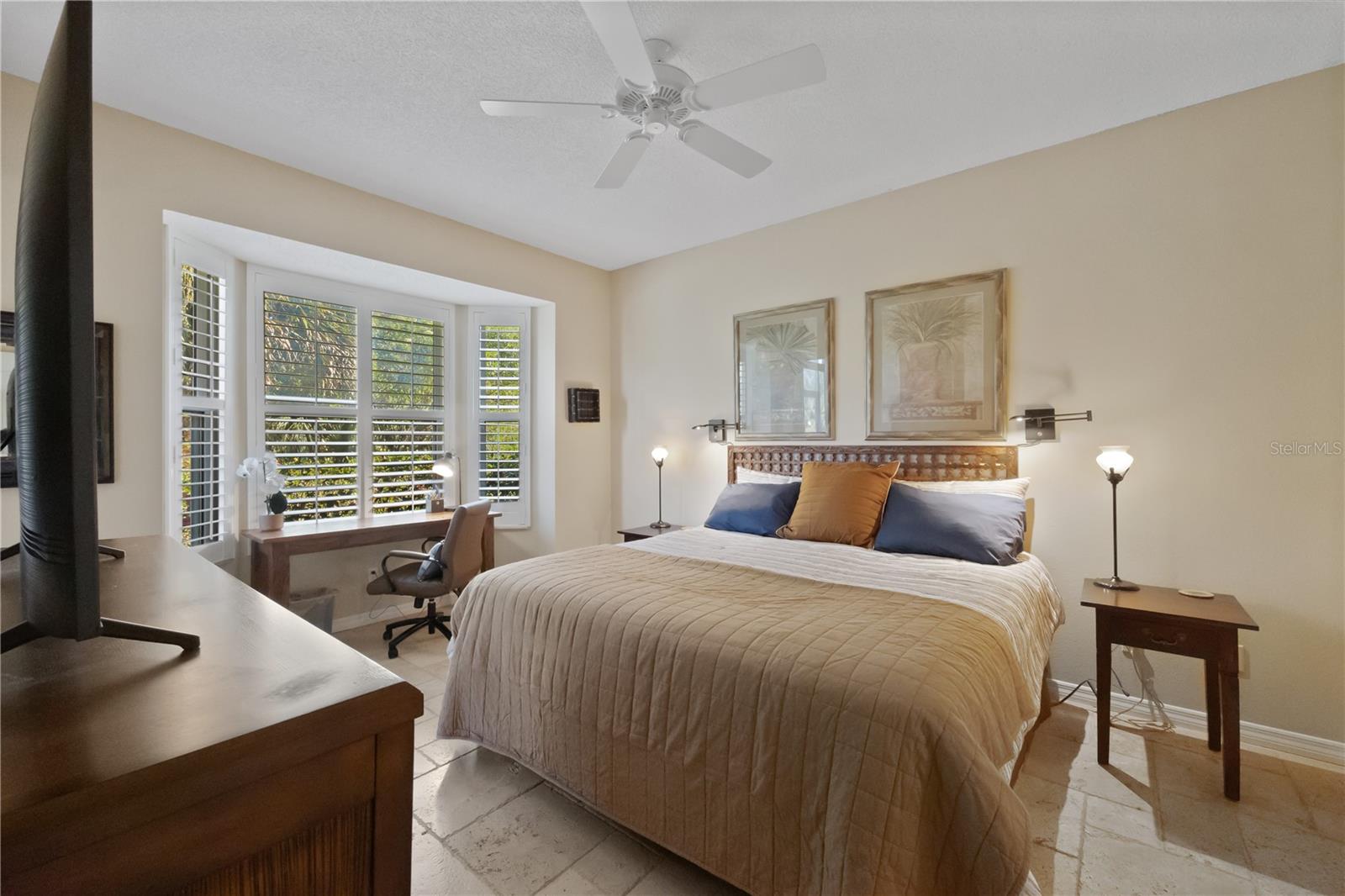 9611 Castle Point Dr #915 Property Photo 15