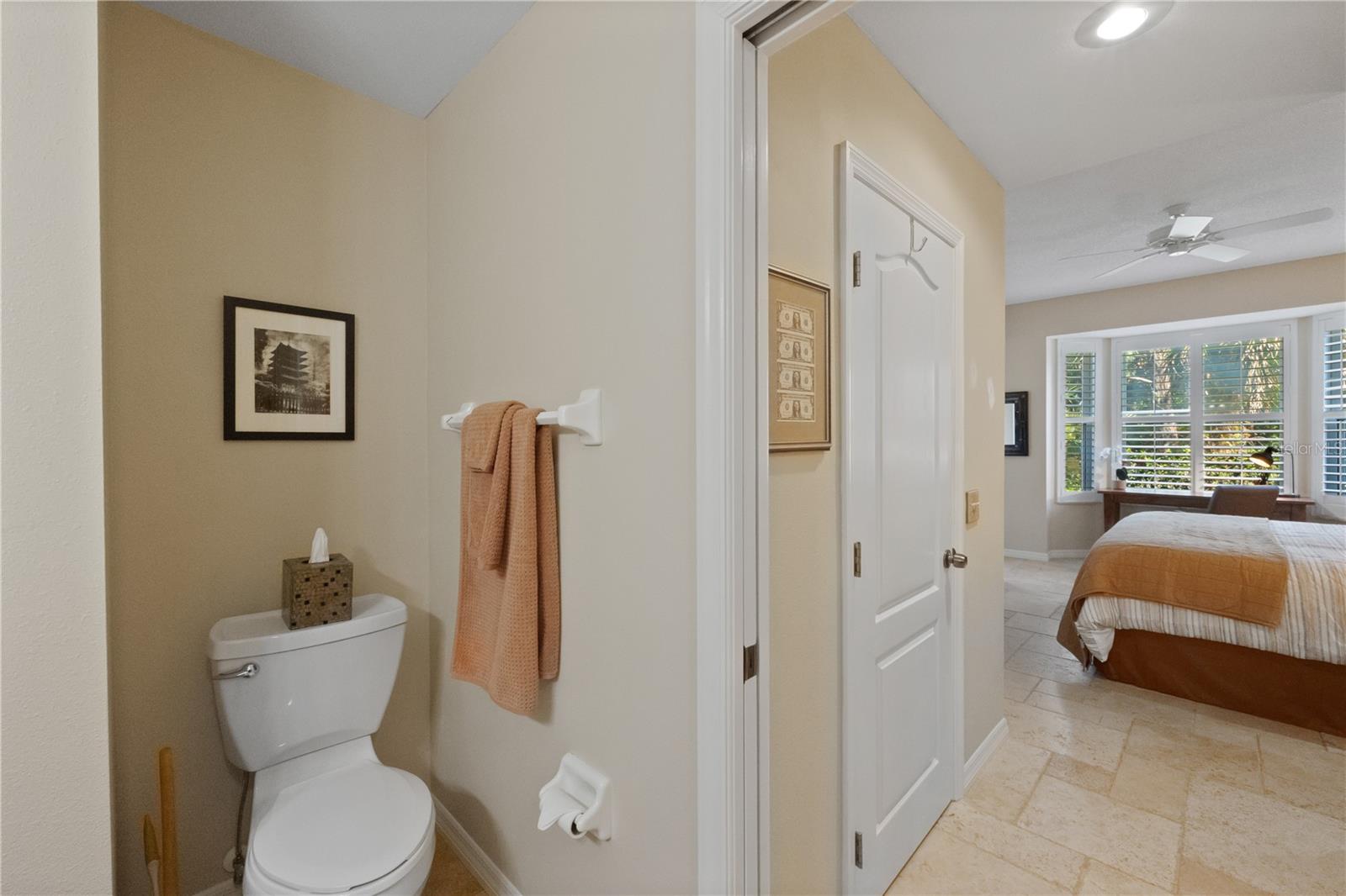 9611 Castle Point Dr #915 Property Photo 17