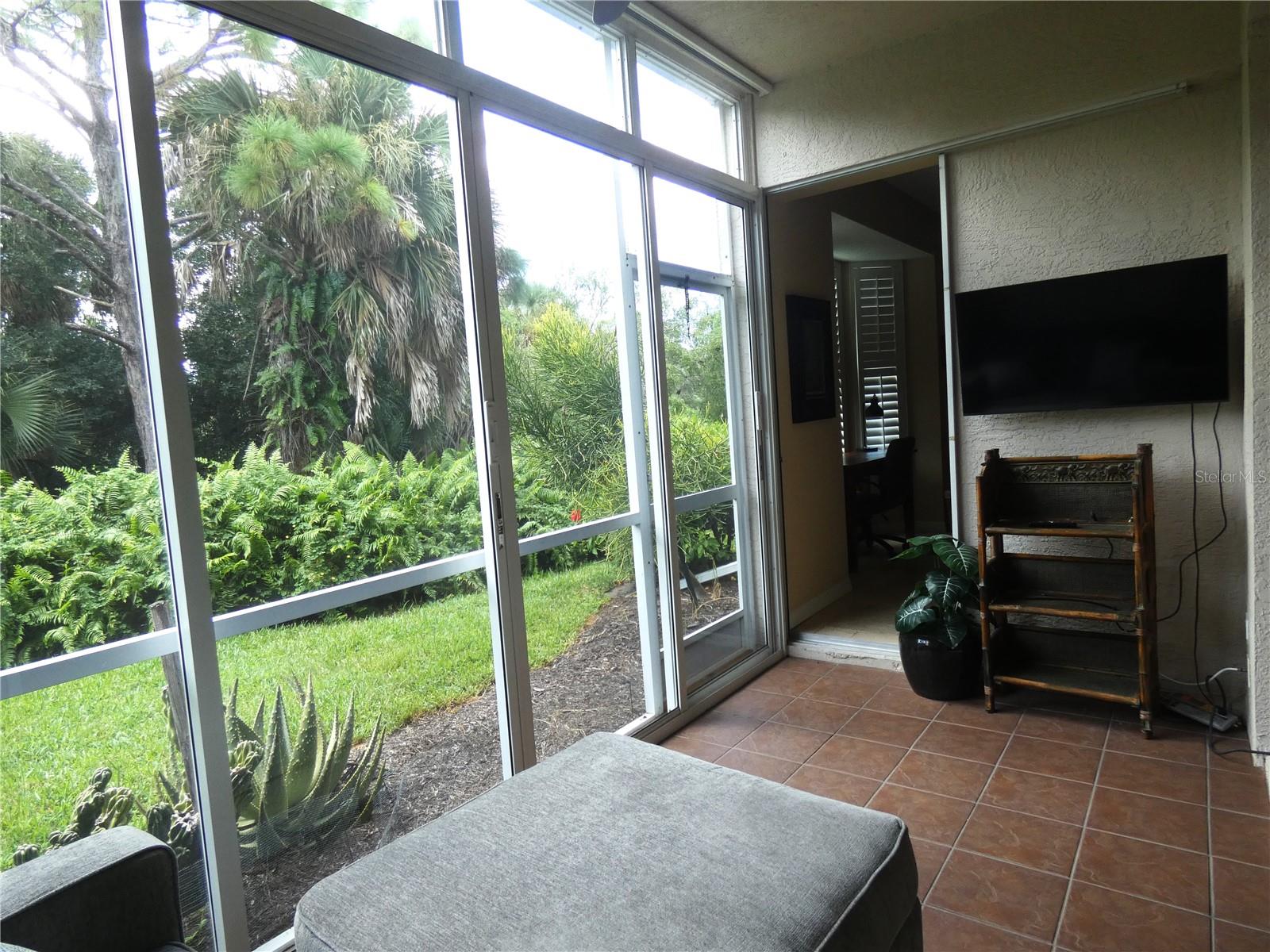 9611 Castle Point Dr #915 Property Photo 23