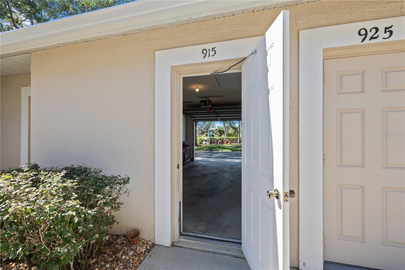 9611 Castle Point Dr #915 Property Photo 26