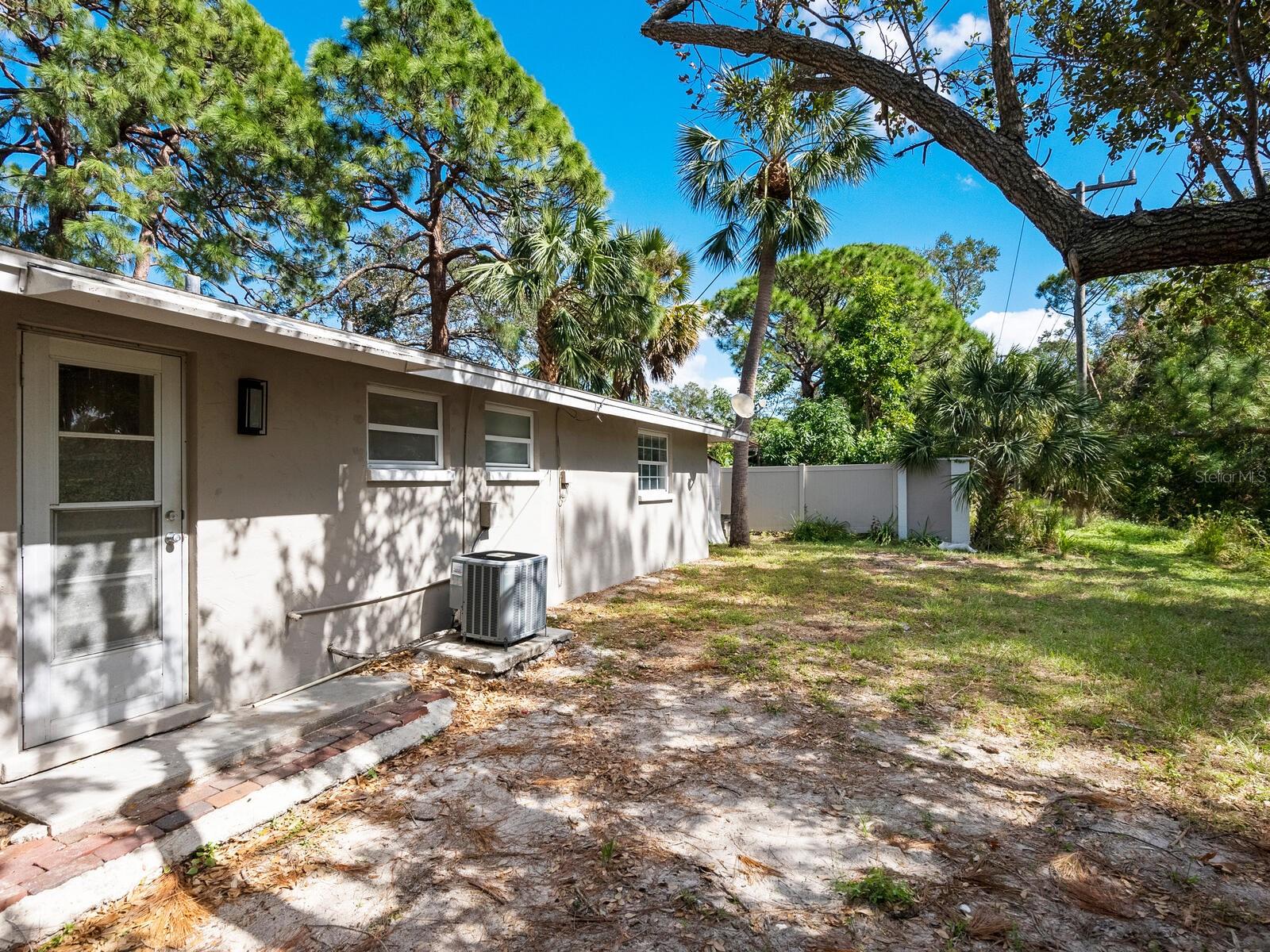 620 N Shade Ave Property Photo 18