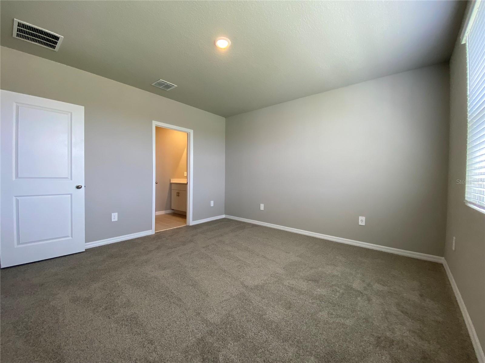 156 Whiteland Bnd Property Photo 8