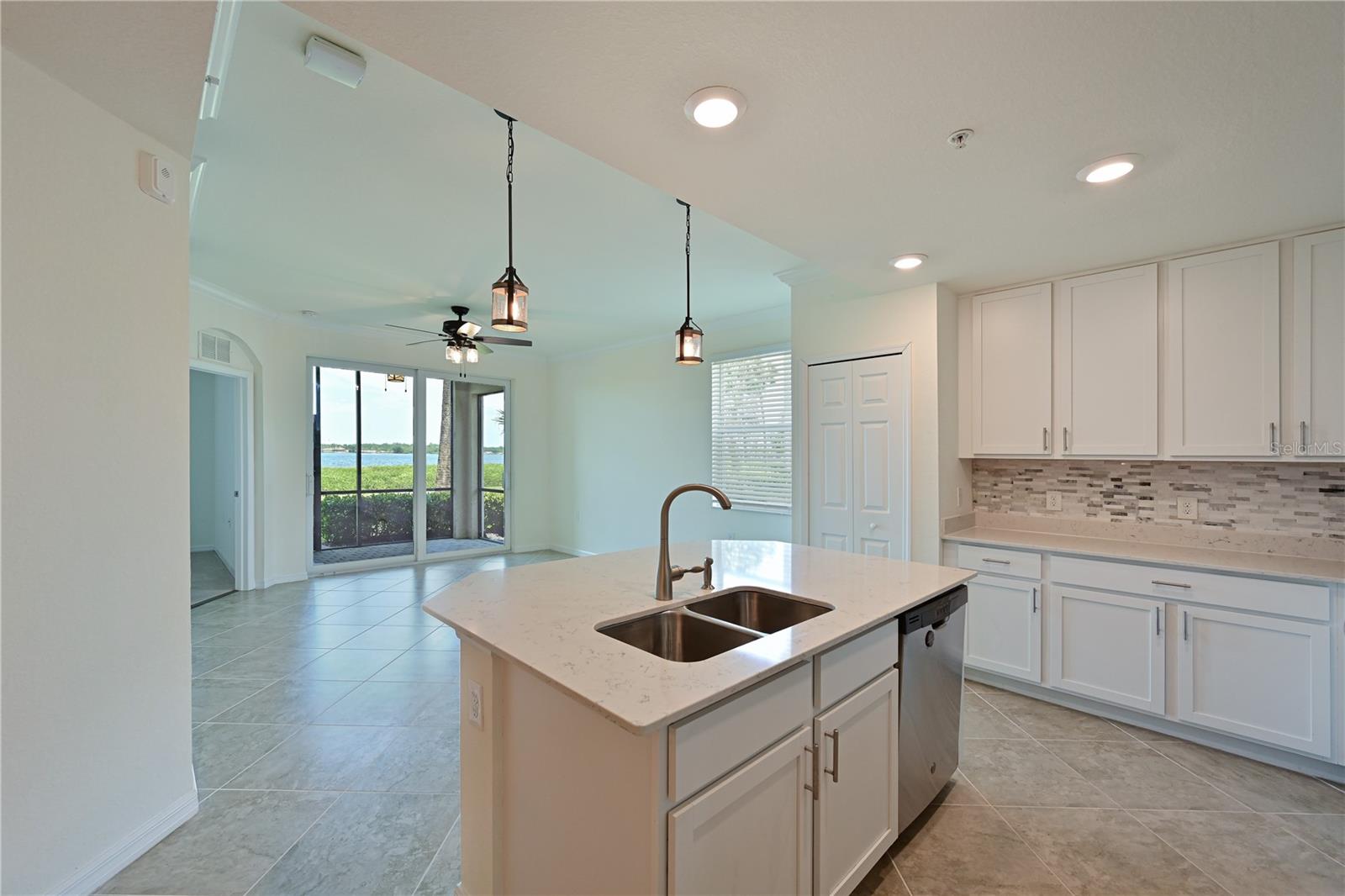 1020 Tidewater Shores Loop #108 Property Photo 4