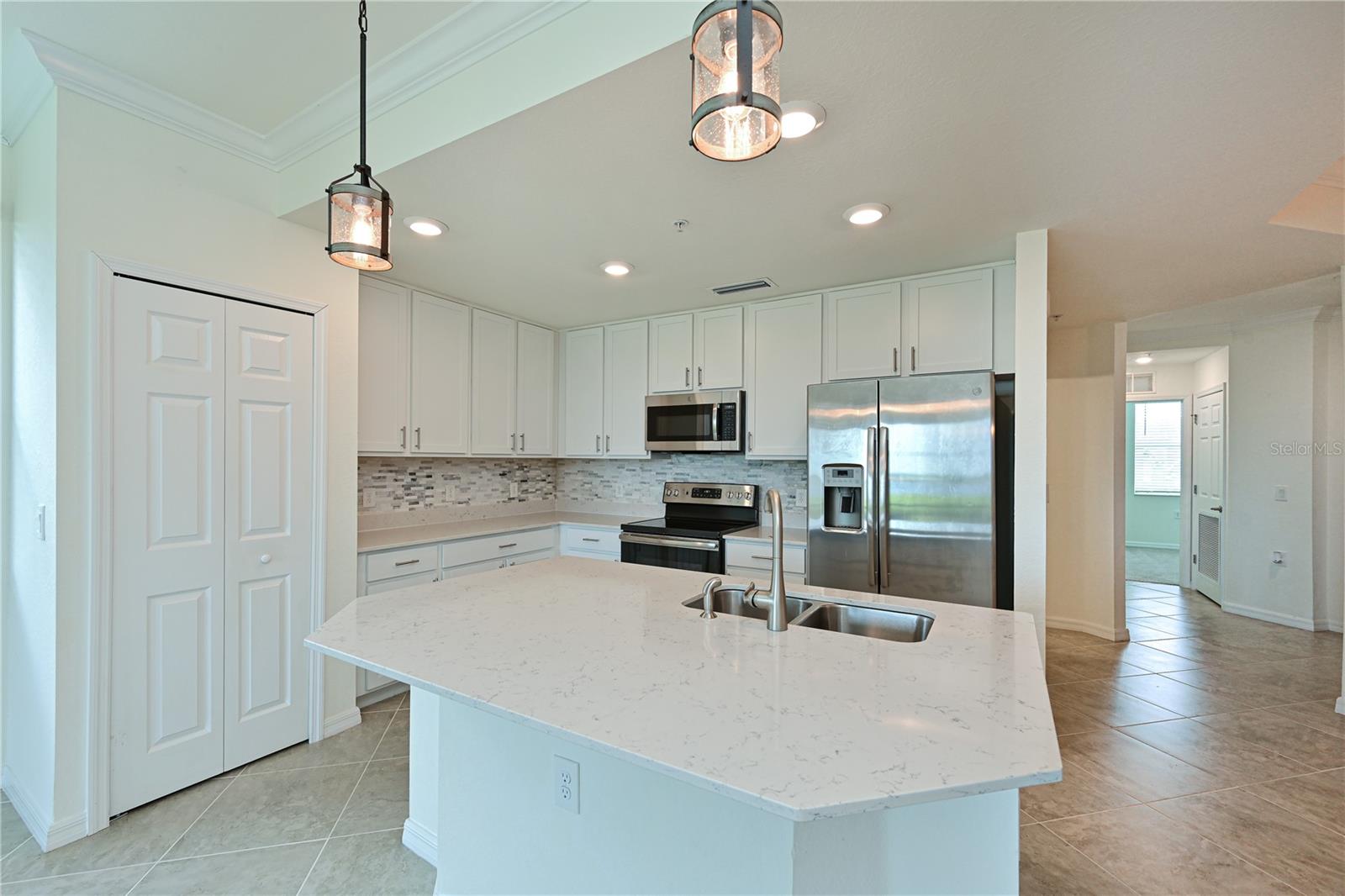 1020 Tidewater Shores Loop #108 Property Photo 8