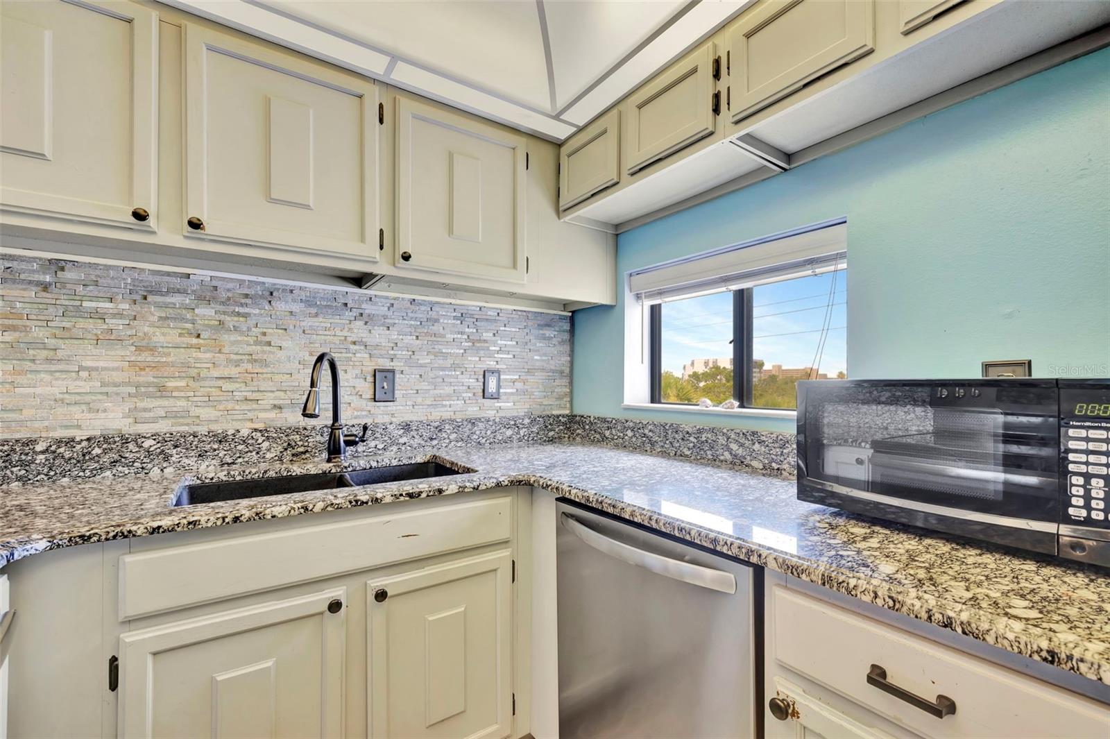 6157 Midnight Pass Rd #e24 Property Photo 16