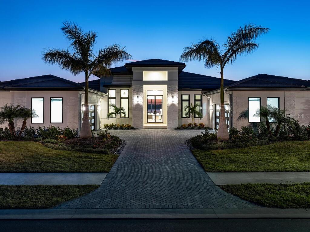 1158 Blue Shell Loop Property Photo 1