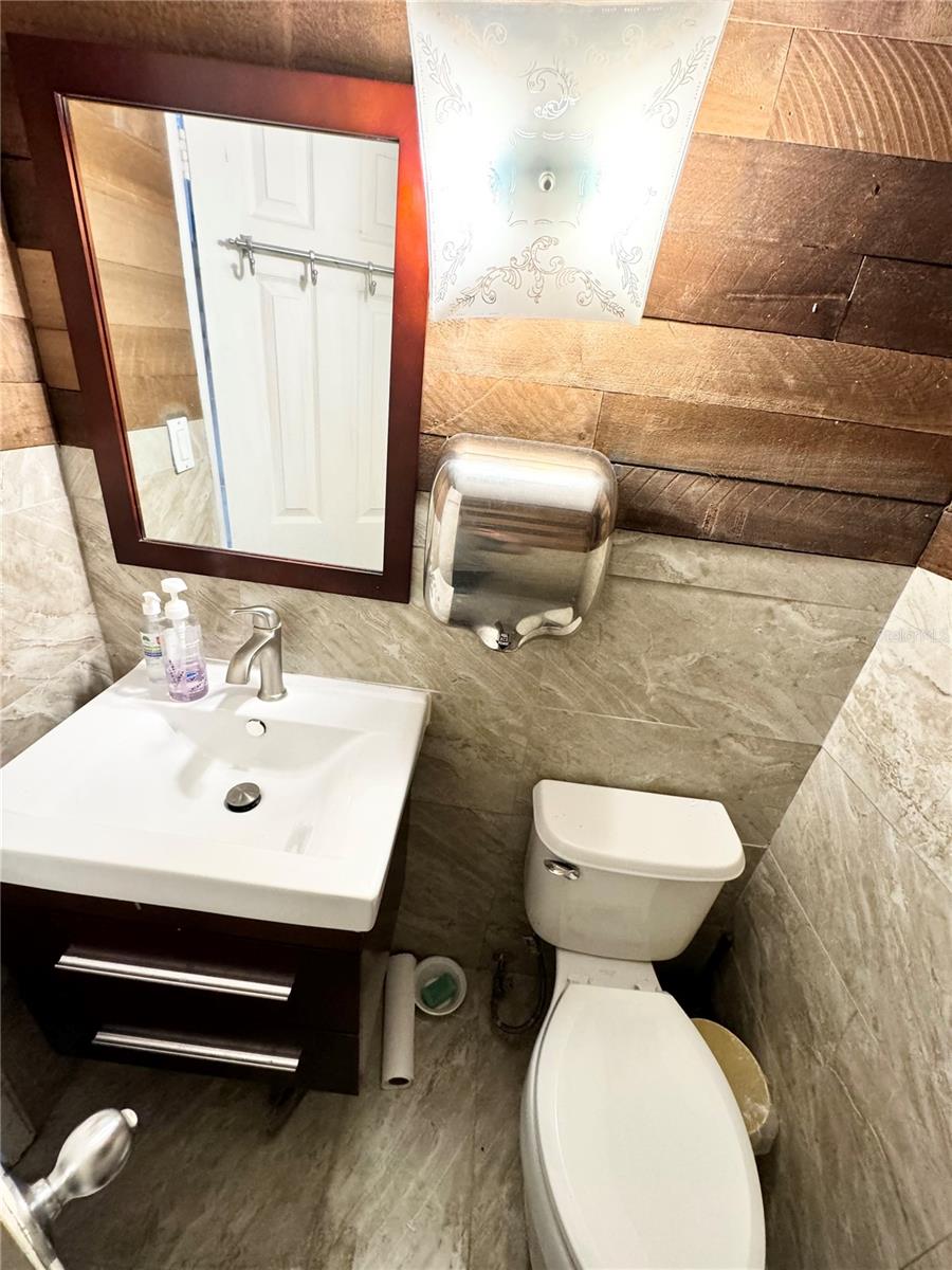 3080 Bee Ridge Rd Property Photo 17